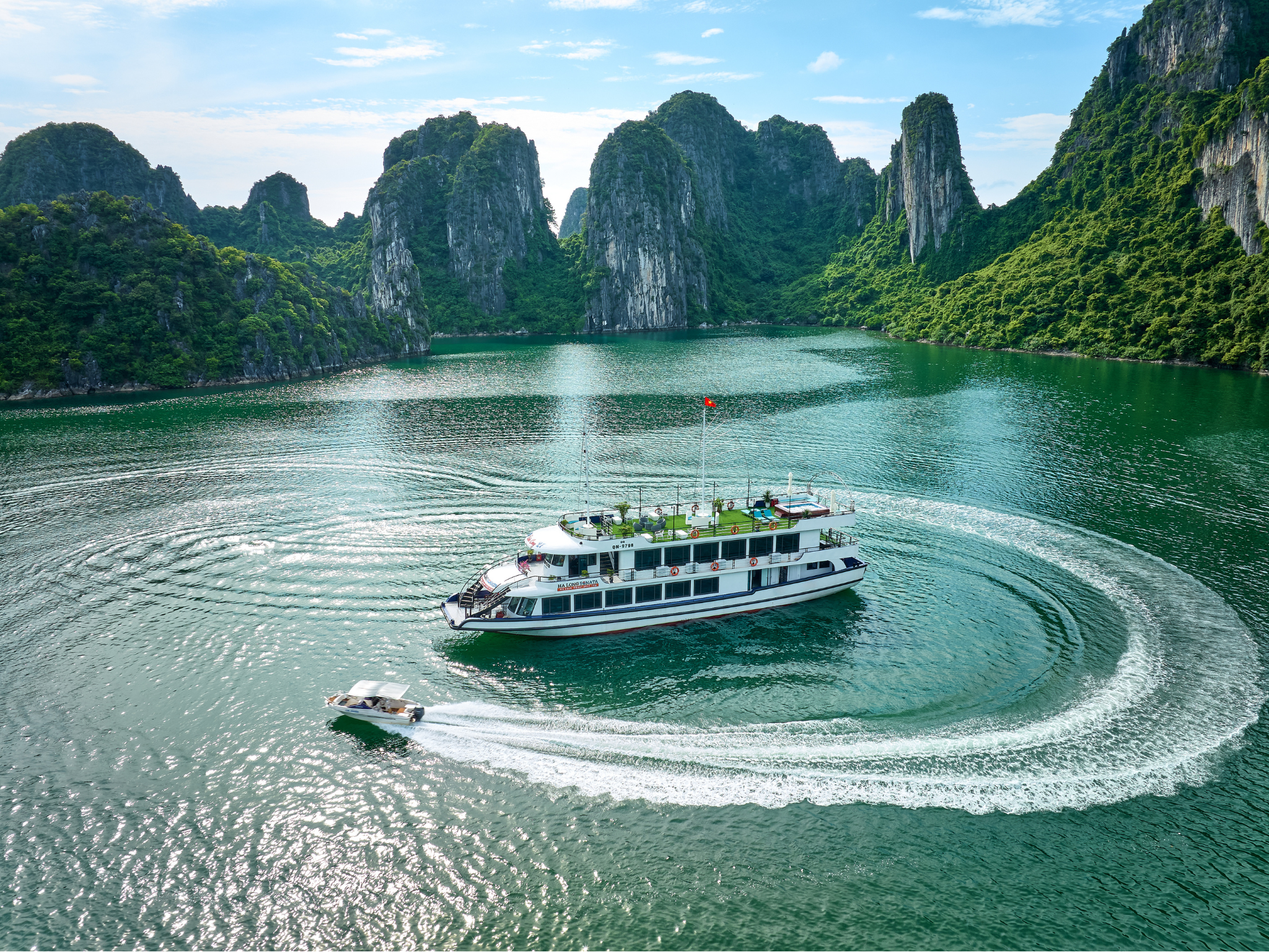 Explore Ha Long Bay on 5 star Sonata Cruise 1 Day Tour 57da570c ae53 4245 81dc 7fd8c411502e